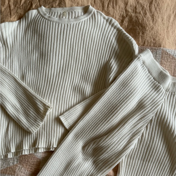 OAT Women Ribbed Knit Matching Set - Picture 2 of 4